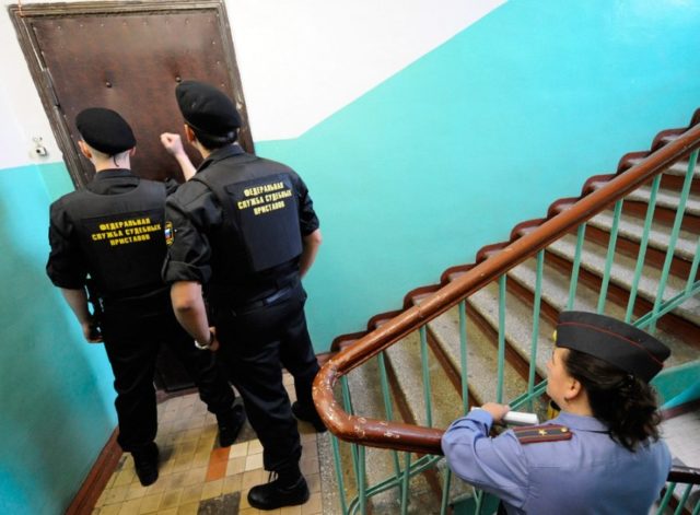 Судебные приставы